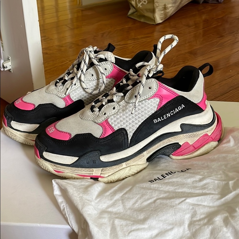 Balenciaga triple S size 39